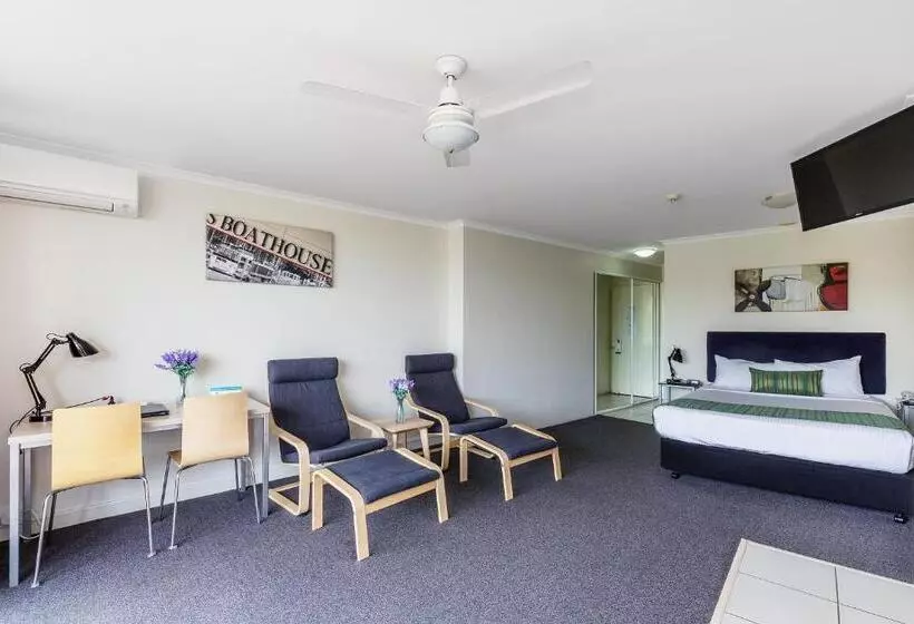 استودیوی استاندارد, The Wellington Apartment