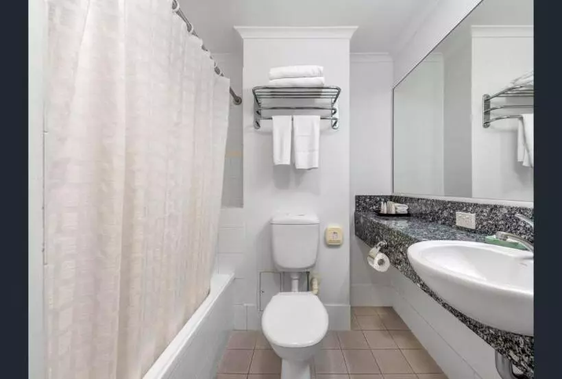 استودیو استاندارد با بالکن, The Wellington Apartment
