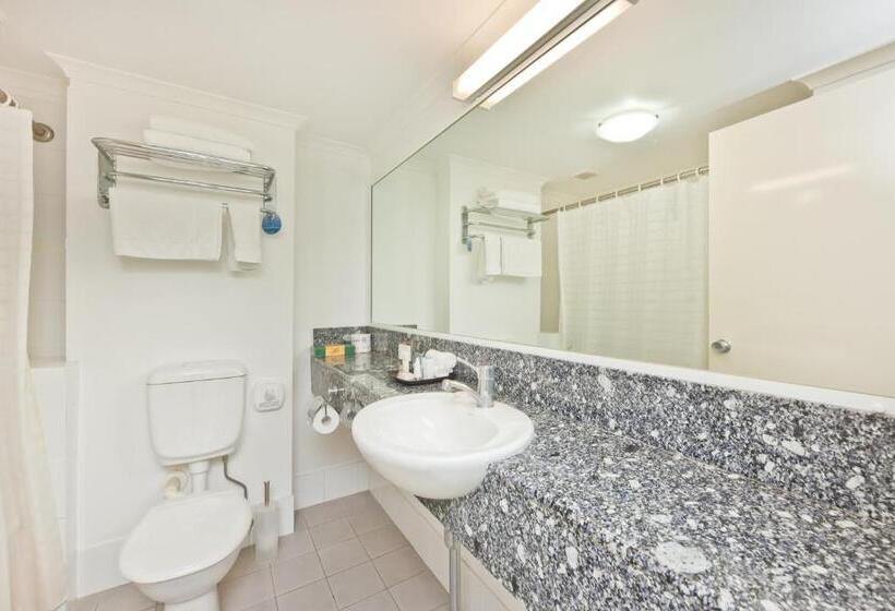 Студио Стандарт с Балконом, The Wellington Apartment