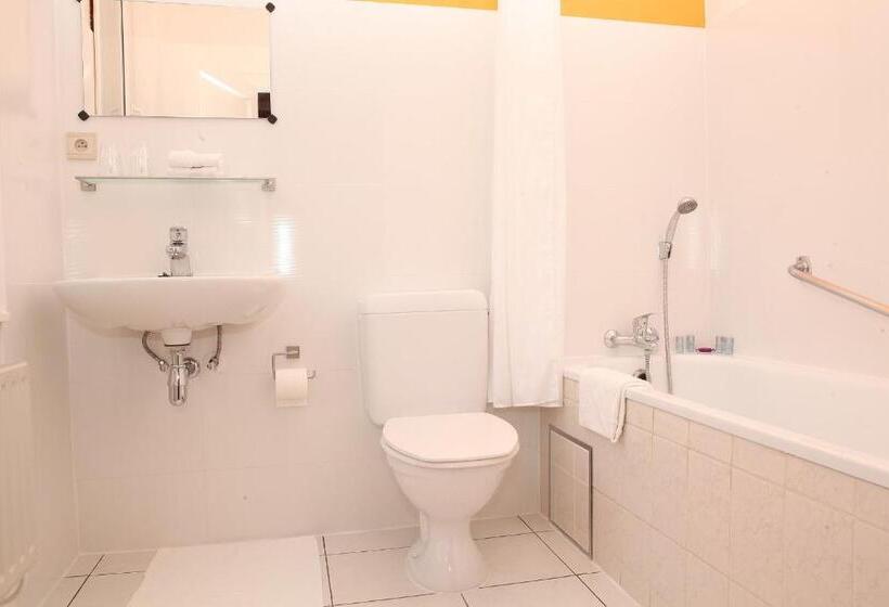 디럭스 룸, Eurotel