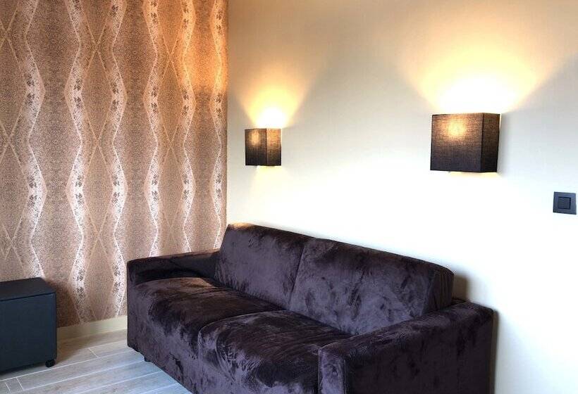 سوئیت رویال, Donny