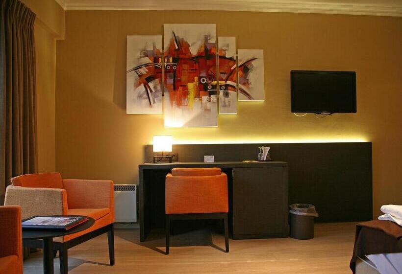 اتاق پرستیژ, Donny