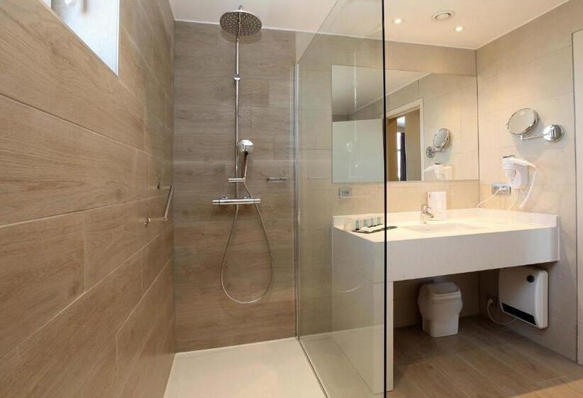 اتاق خانوادگی, Donny