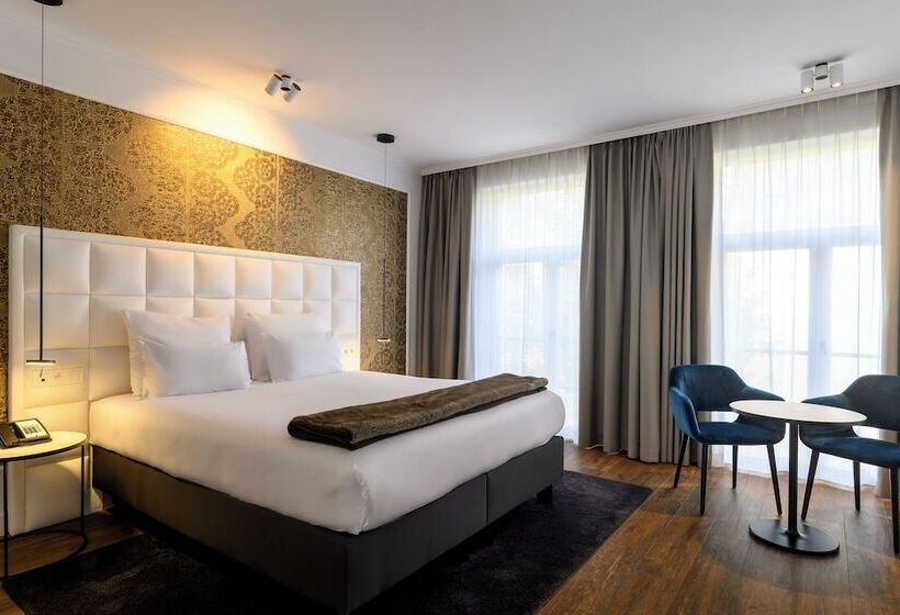 اتاق لوکس با چشمانداز باغ, Rubensgrote Markt