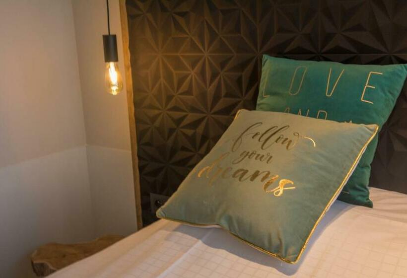 디럭스 룸, Shamrock