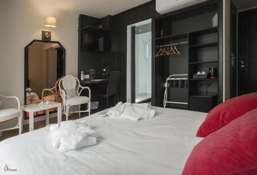 Номер Стандарт Вид на Бассейн, Tropical