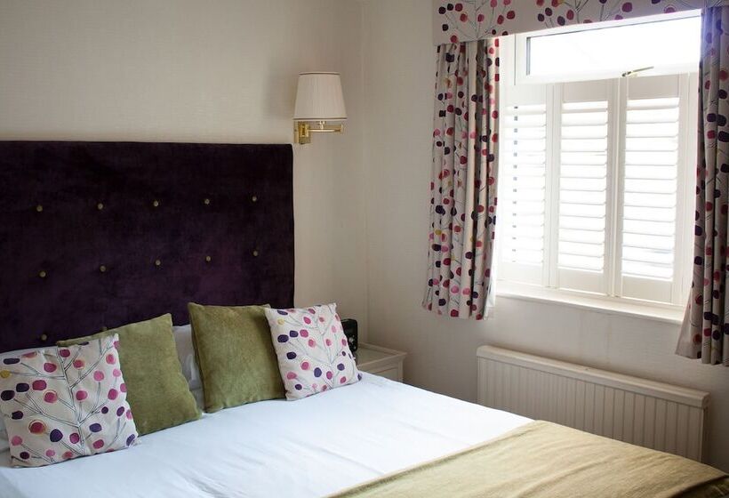 Номер Стандарт, Ascot House