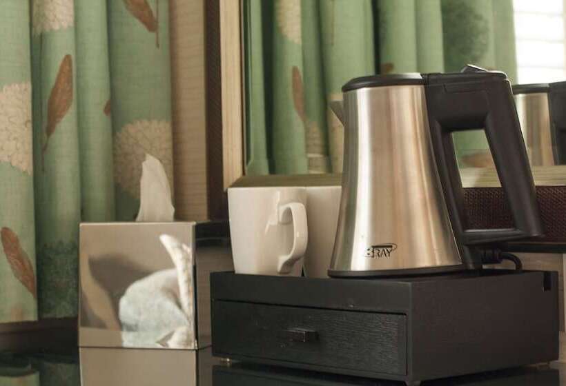 Классический Номер, Ascot House