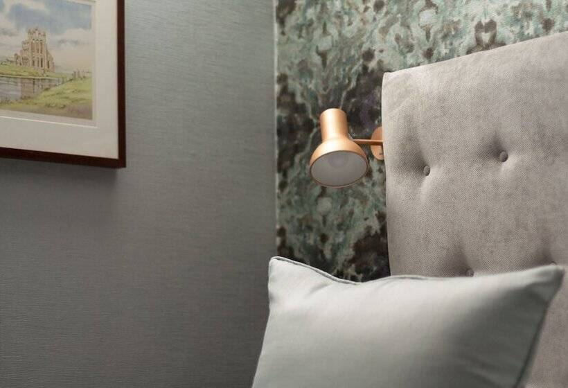 Классический Номер, Ascot House