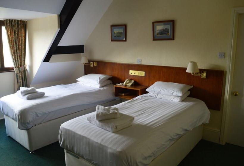 スタンダードルーム, Bryn Howel