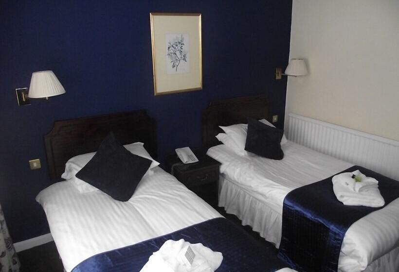 スタンダードルーム, Bryn Howel