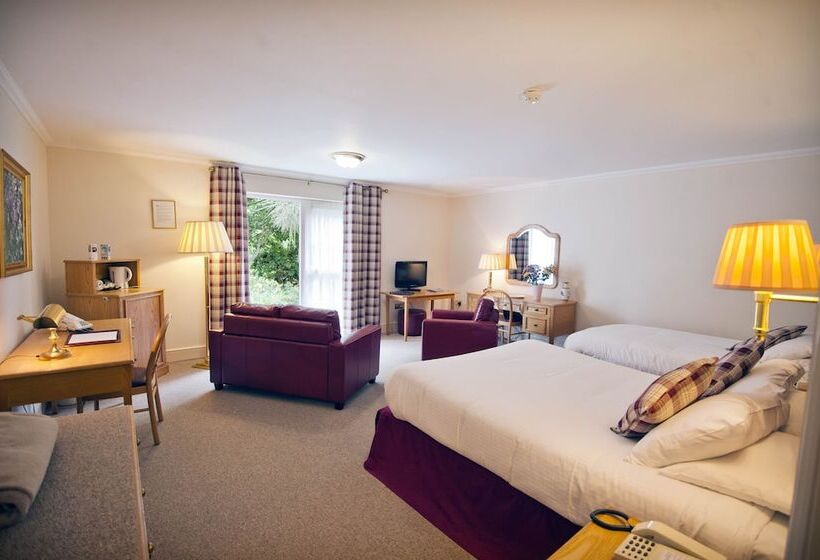 高级三人间, Penmere Manor