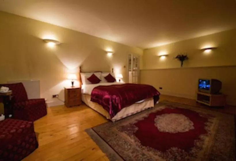 اتاق اجرایی, The Ben Doran Guest House