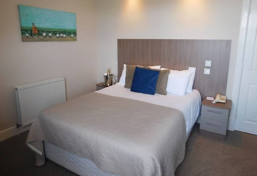 غرفة قياسية مطلّة علي البحر, Cullen Bay Hotel