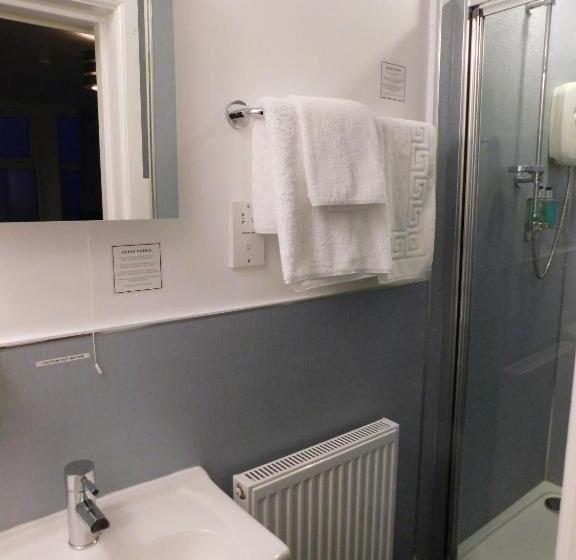 غرفة قياسية مطلّة علي البحر, Cullen Bay Hotel