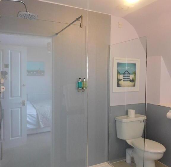 غرفة قياسية مطلّة علي البحر, Cullen Bay Hotel