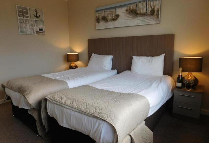 Номер Стандарт Вид на Сад, Cullen Bay Hotel