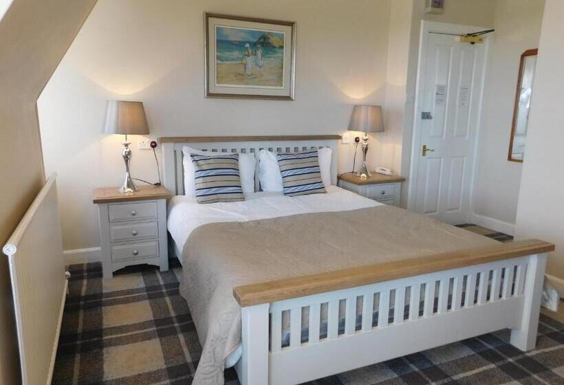 Номер Superior, Cullen Bay Hotel