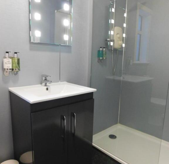 غرفة قياسية مطلّة علي البحر, Cullen Bay Hotel