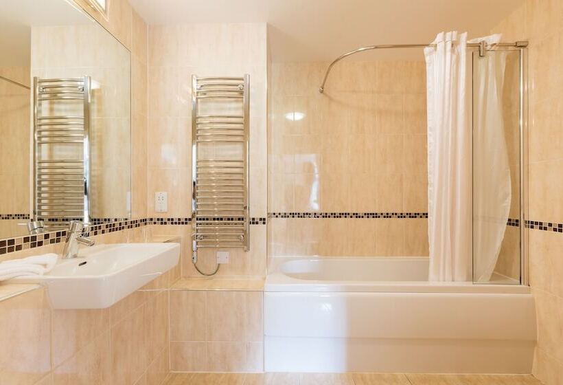 디럭스 룸, Borrowdale Gates