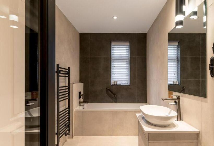 디럭스 룸, Borrowdale Gates