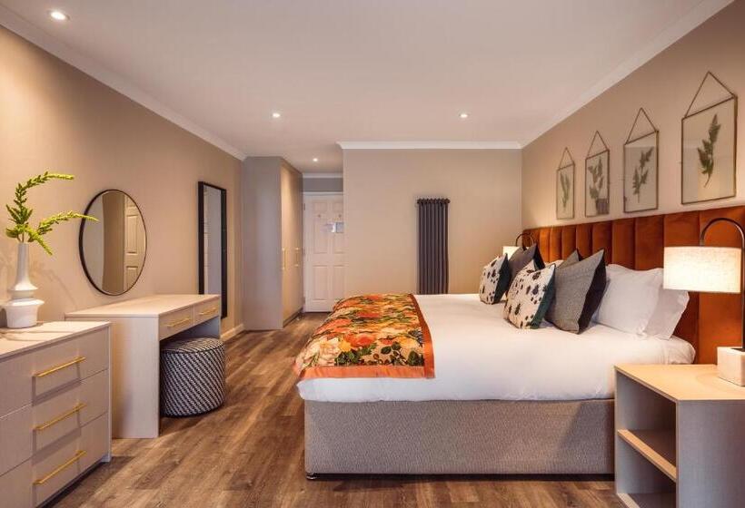 스위트, Borrowdale Gates