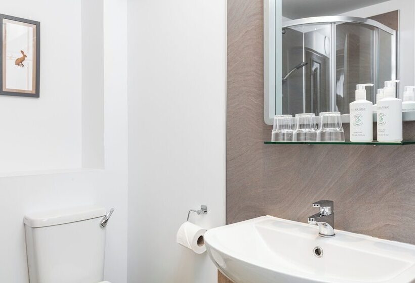 Номер Стандарт Трехместный, Caledonian Hotel  A Bespoke Hotel’