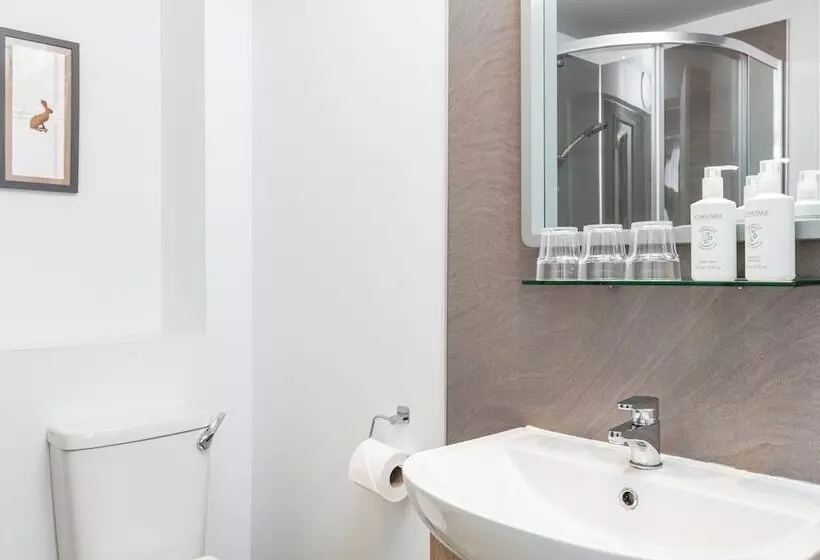 Standard Kolmen Hengen Huone, Caledonian Hotel A Bespoke Hotel’