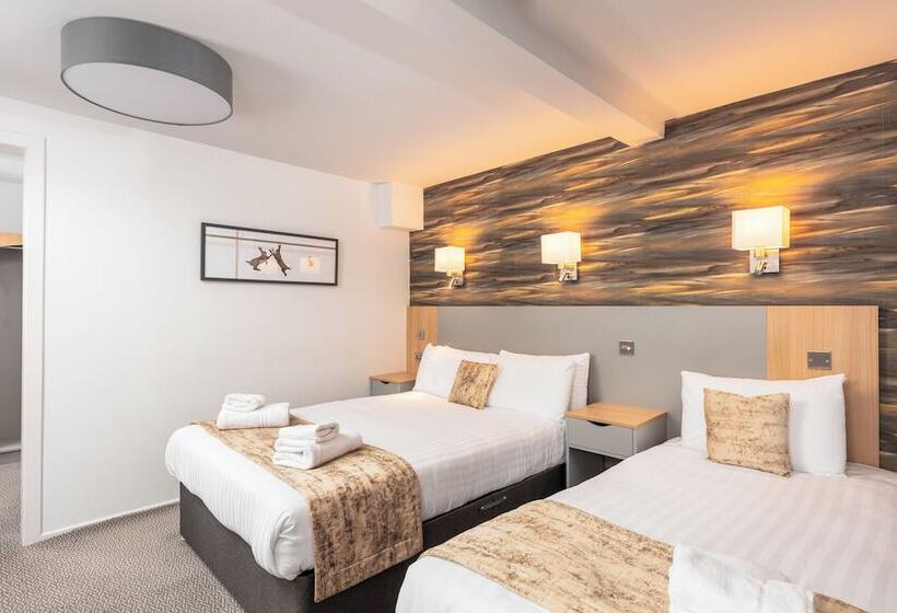 חדר סטנדרט לשלושה, Caledonian Hotel  A Bespoke Hotel’