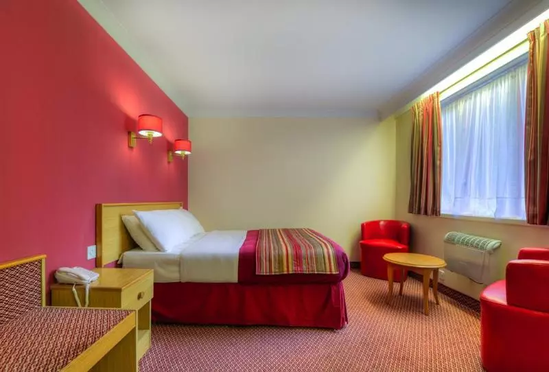 キングサイズベッドのスタンダードルーム, Comfort Inn Arundel