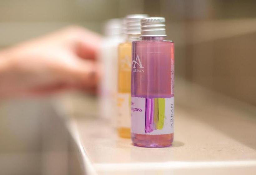 标准房带园景, Crown And Castle