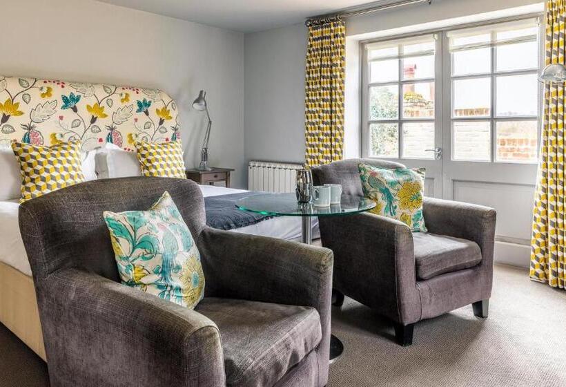 标准间带露台, Crown And Castle