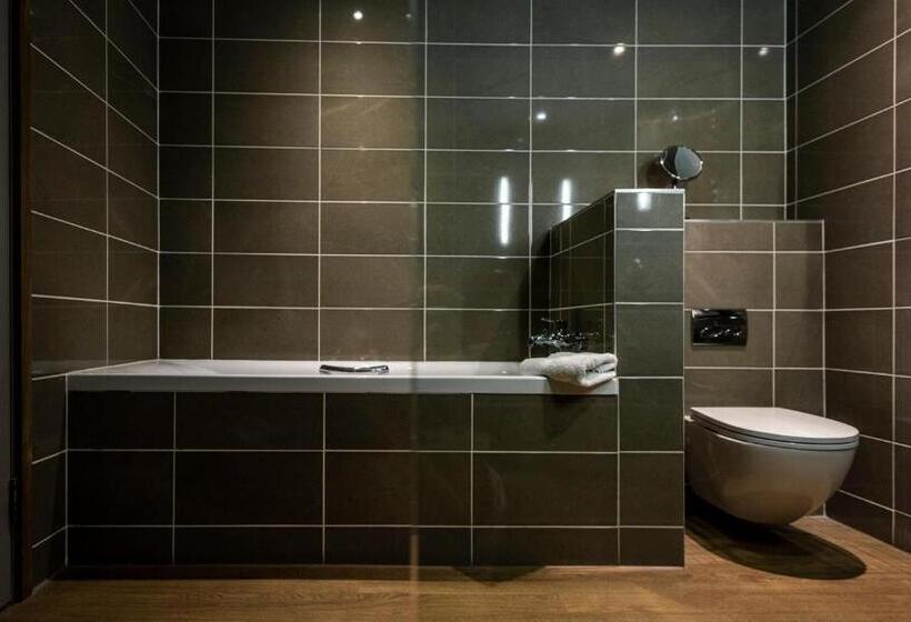 标准间带露台, Crown And Castle