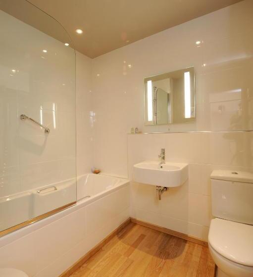 标准间, Crown And Castle