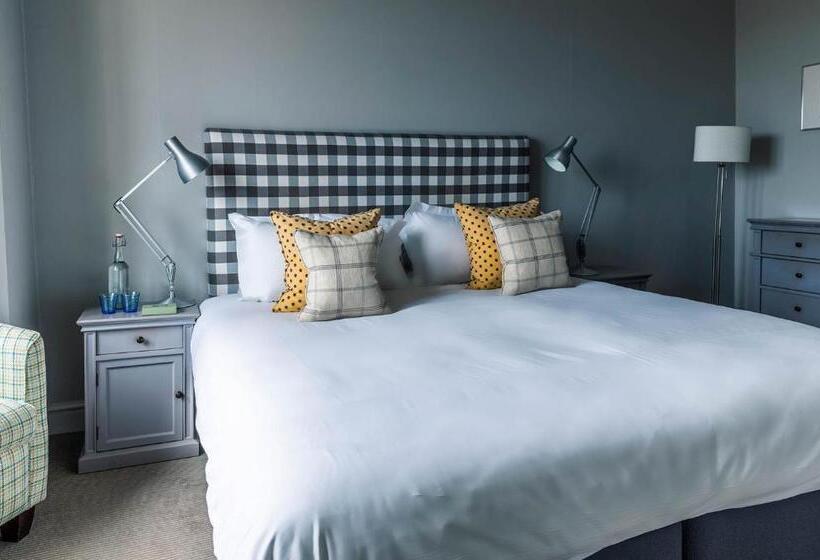 带大床的高级房间, Crown And Castle