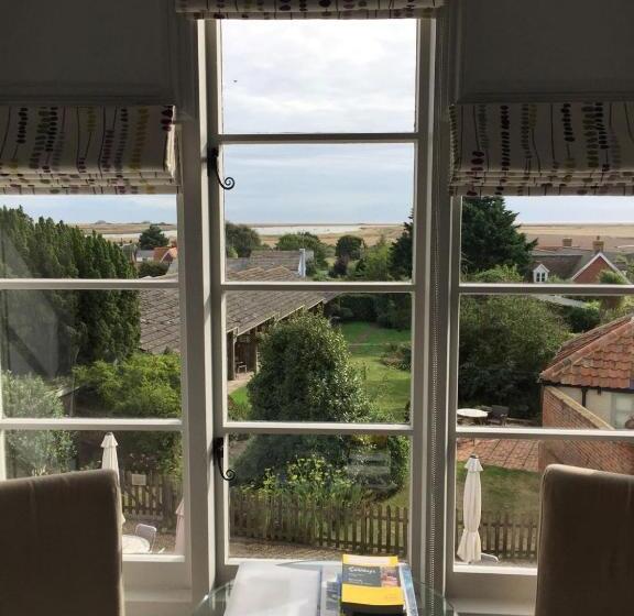 带大床的高级房间, Crown And Castle