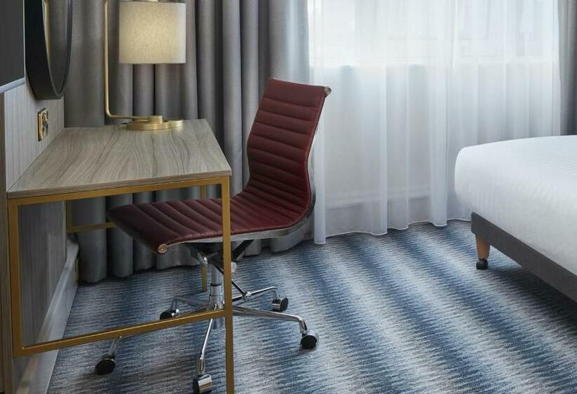 Номер Стандарт, Leonardo Royal Southampton Grand Harbour