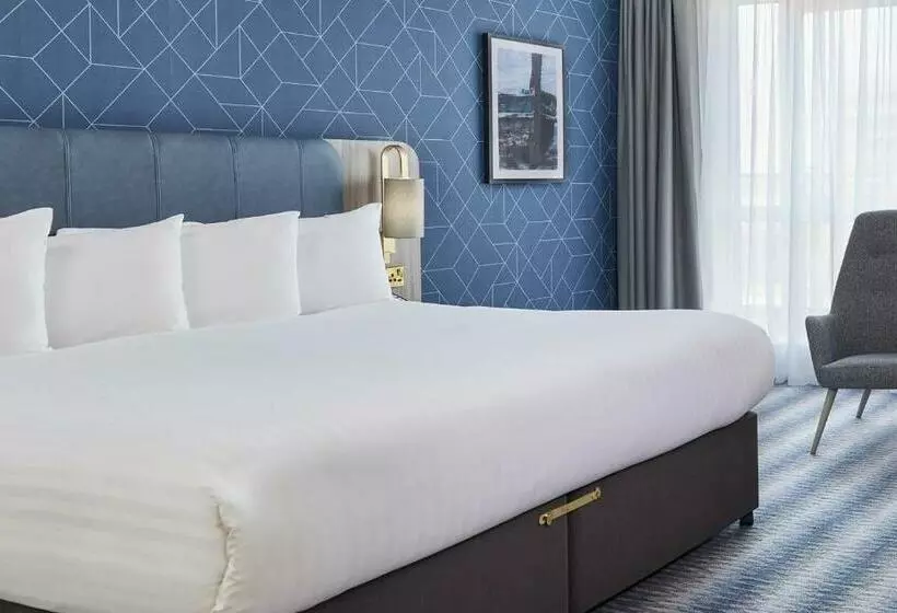 سوییت جونیور, Leonardo Royal Southampton Grand Harbour