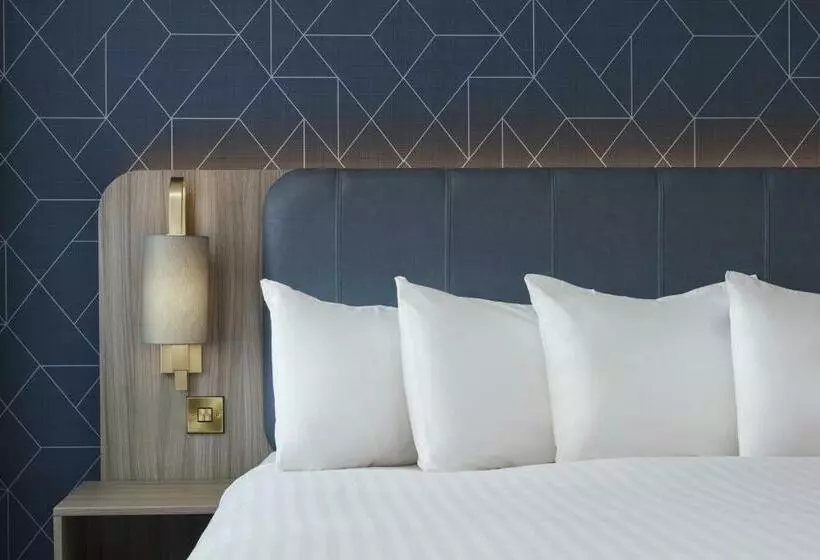 سوییت جونیور, Leonardo Royal Southampton Grand Harbour