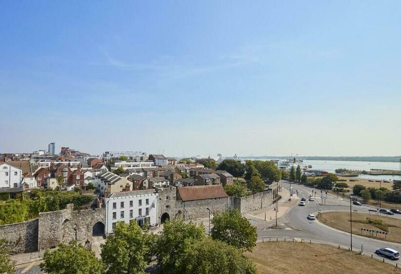 Номер Стандартный с Видом, Leonardo Royal Southampton Grand Harbour