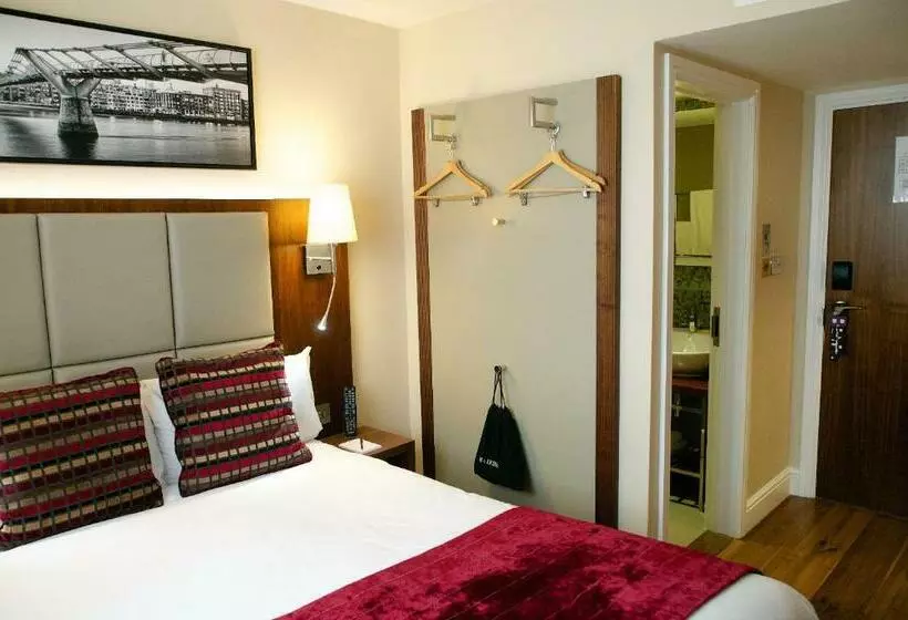Basic Room, The Belgrave