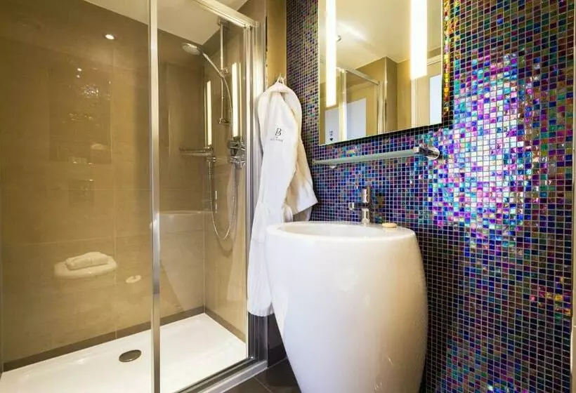Deluxe Room, The Belgrave