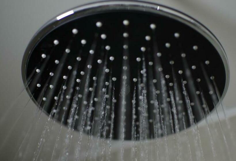 Deluxe Room, The Belgrave