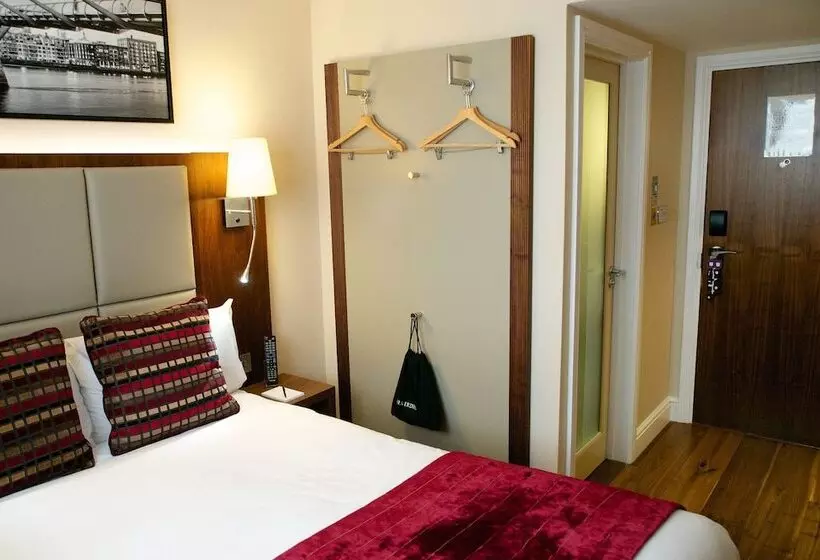 Basic Room, The Belgrave