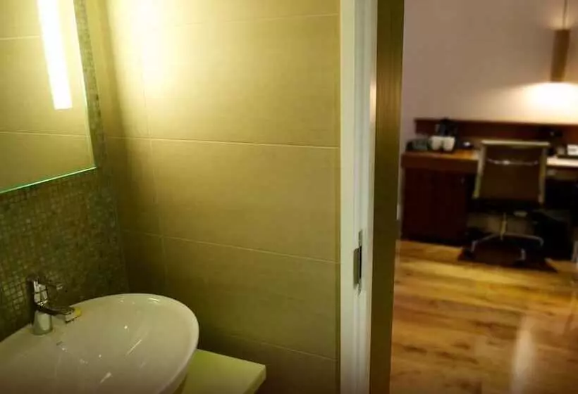 Standard Room, The Belgrave