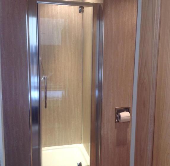 Номер Стандарт, The George