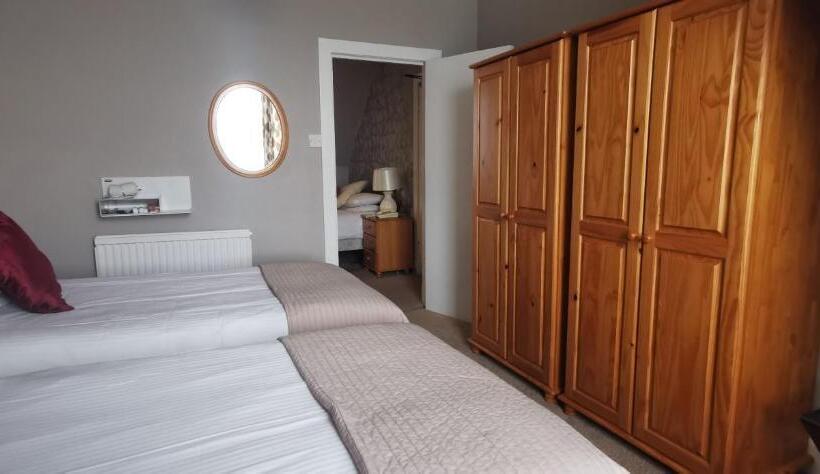 Семейный Номер, The George