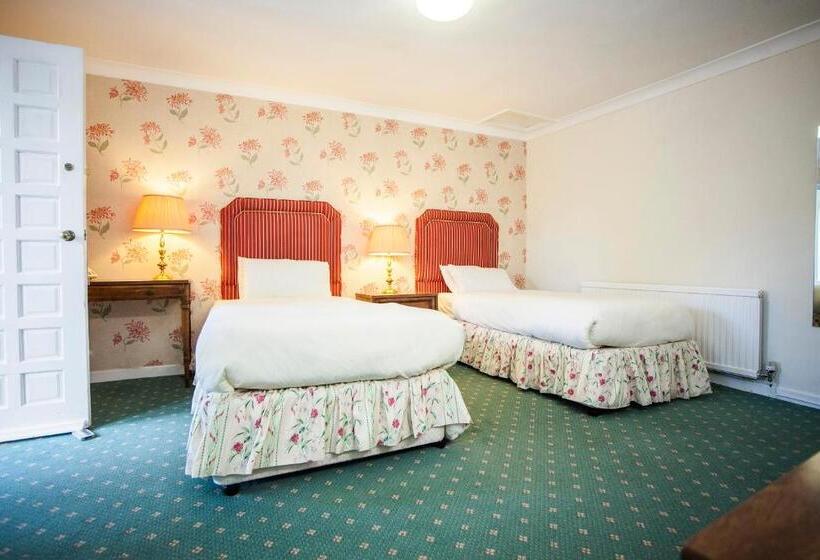 스탠다드 룸, The Walnut Tree