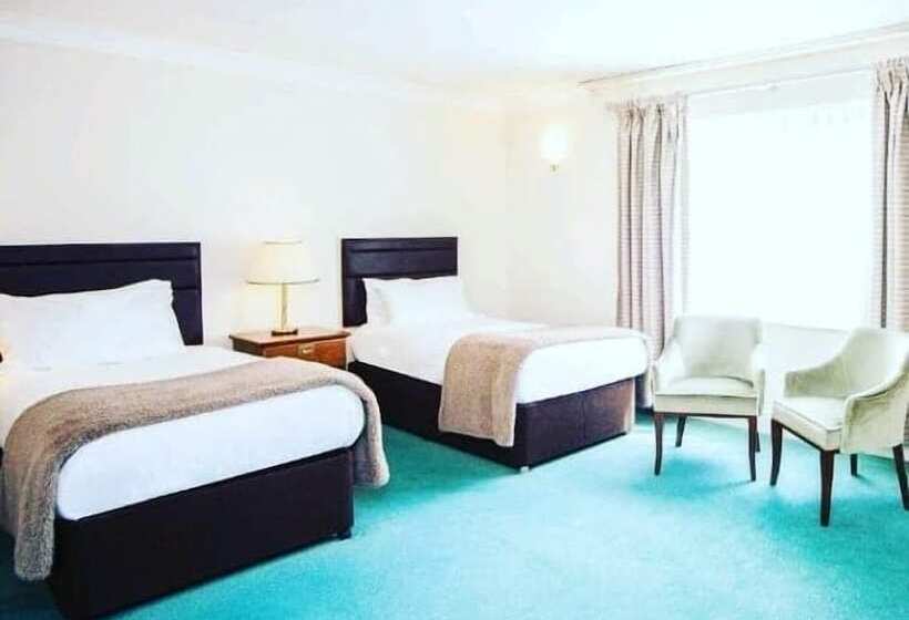 이그제큐티브 룸, The Walnut Tree