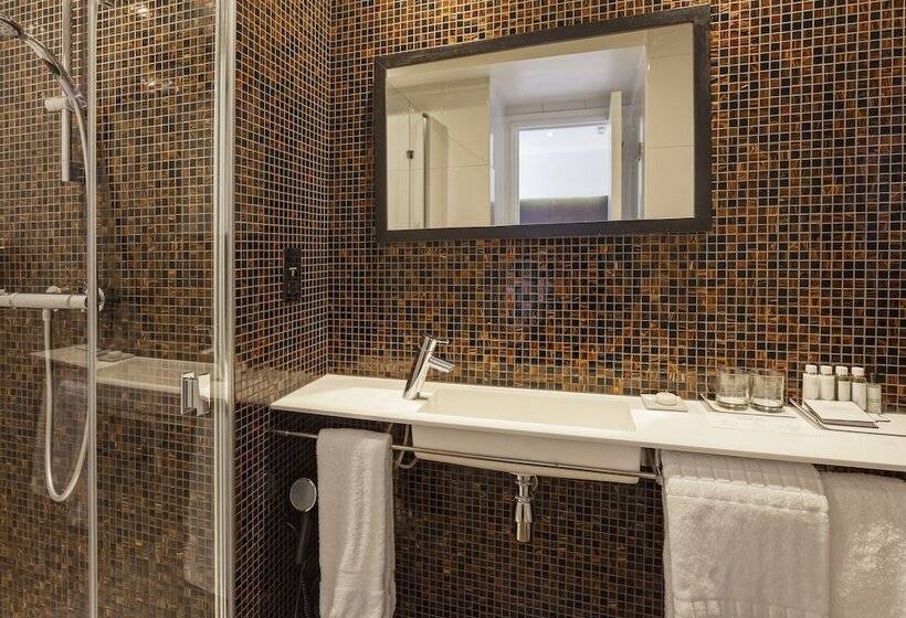 标准间, The Caesar